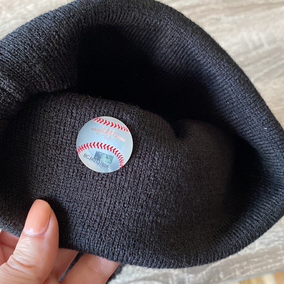 New Era MLB Beanie - Picture 7 of 7